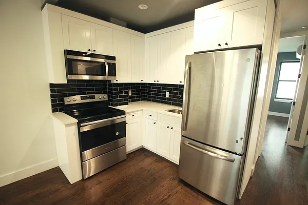 Rented by Delmark Realty LLC | media 9