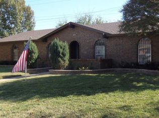 940 Springdale Rd, Bedford, TX 76021