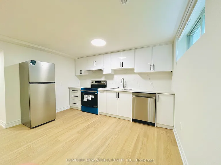 127 Highgate Ave #BASEMENT — Photo 6