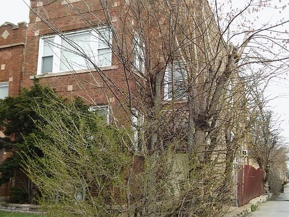 3rd image of 1615 N Merrimac Ave