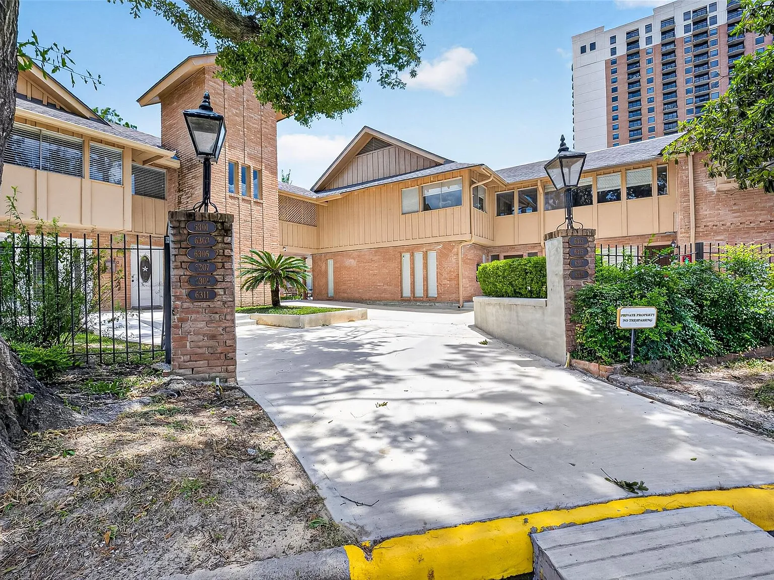 2 bed, 2.0 bath, 1430 sqft, $1,750 — Photo 1