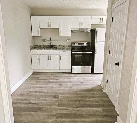 3rd image of 3131 Gilbert Ave #200