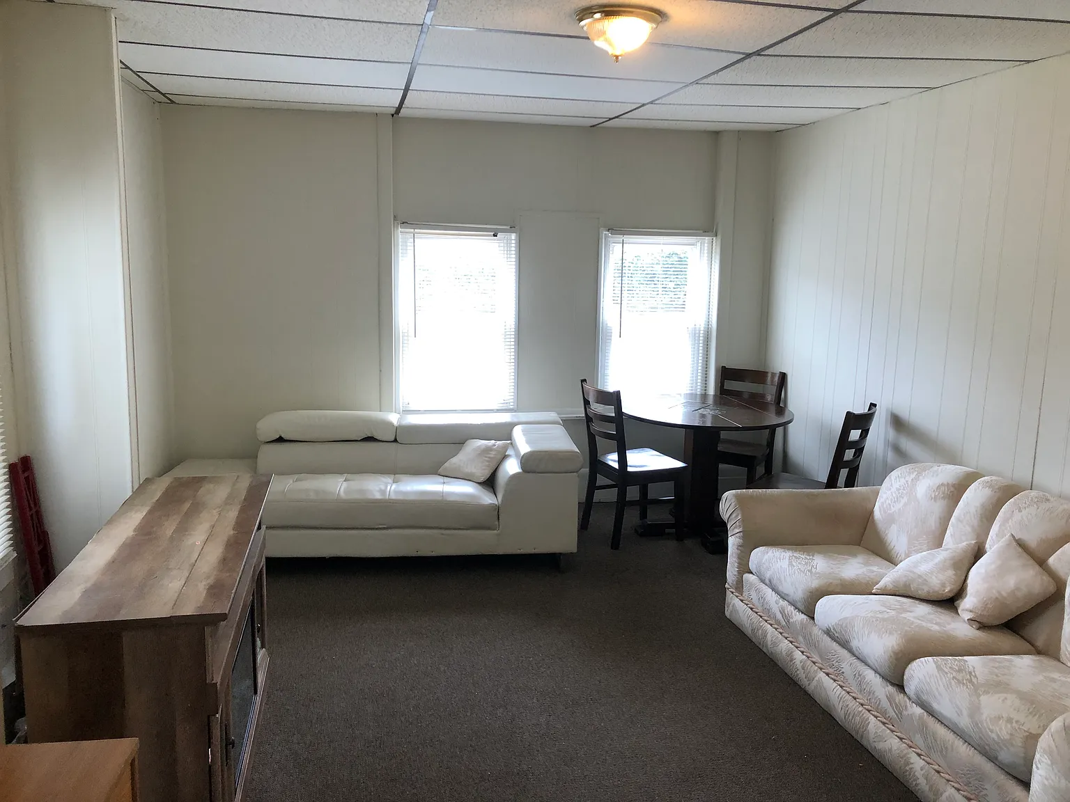 3 bed, 1200 sqft, $2,000 — Photo 3
