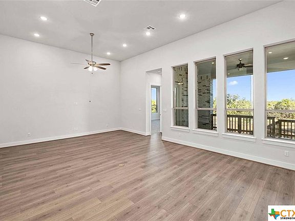 5th image of 517 Copper Sage Dr