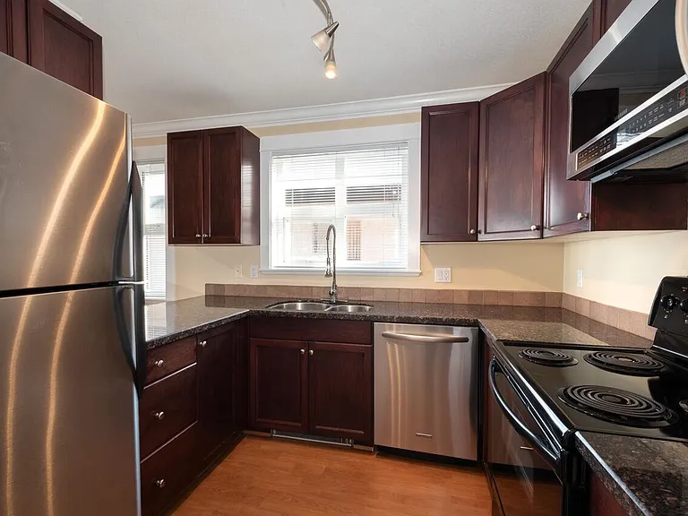 152 E 12th St #304 — Photo 7