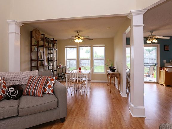 5th image of 2917 Mark Oak Ct