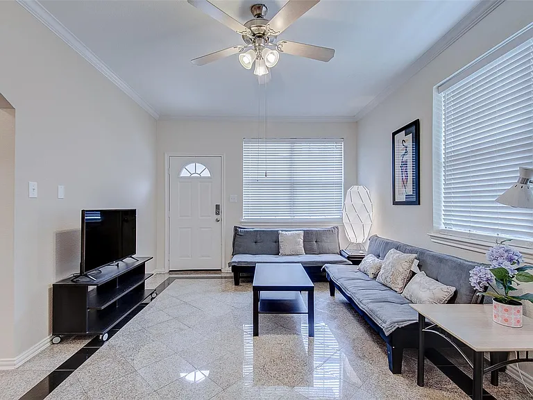 9400 Bellaire Blvd #202 — Photo 8