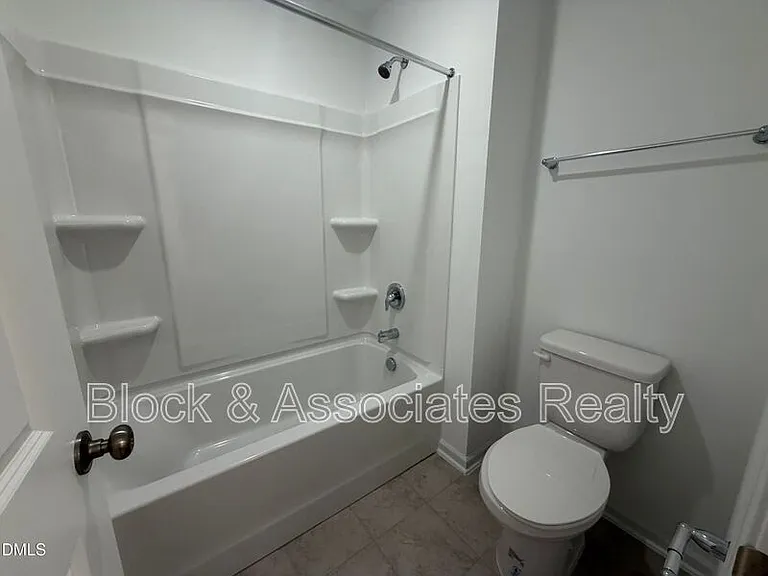 611 Contento Ct — Photo 18