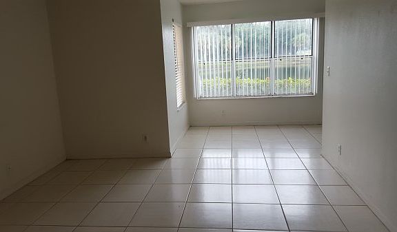 4th image of 3310 Pinewalk Dr N APT 1815