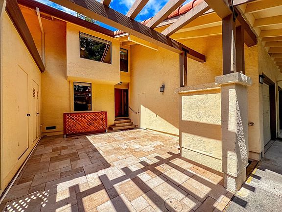 3rd image of 39 Fountain Grove Cir