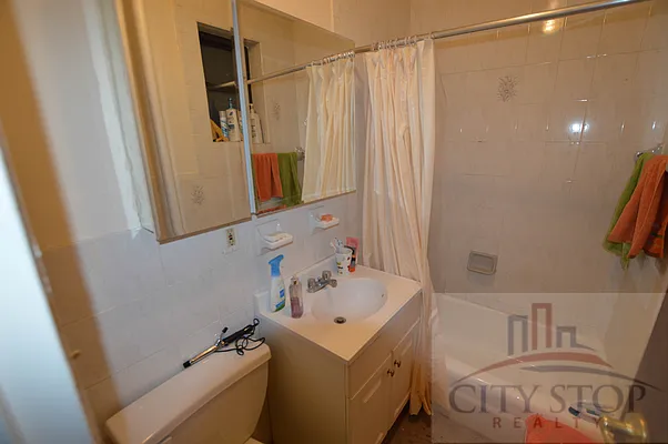 Rented by City Stop Realty | media 21