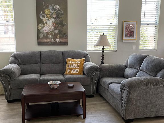 4th image of 27805 Crown Court Cir