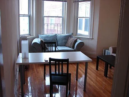 Building Photo - 100 Queensberry St #14