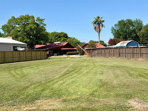 2nd image of 395 Governor Hogg Dr