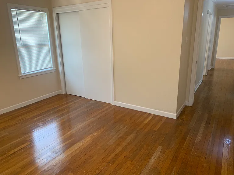 2467 Princeton Ave — Photo 7