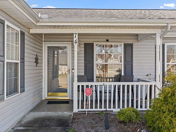 3rd image of 74 Flagstone Dr