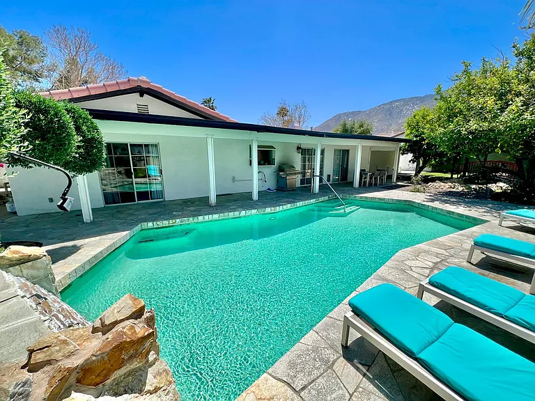 590 W Pico Rd — Photo 26