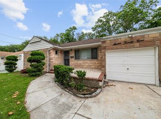 729 Janos Ln, West Hempstead, NY 11552