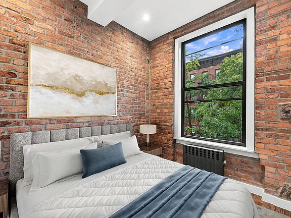 4th image of 435 E 9th St APT 4