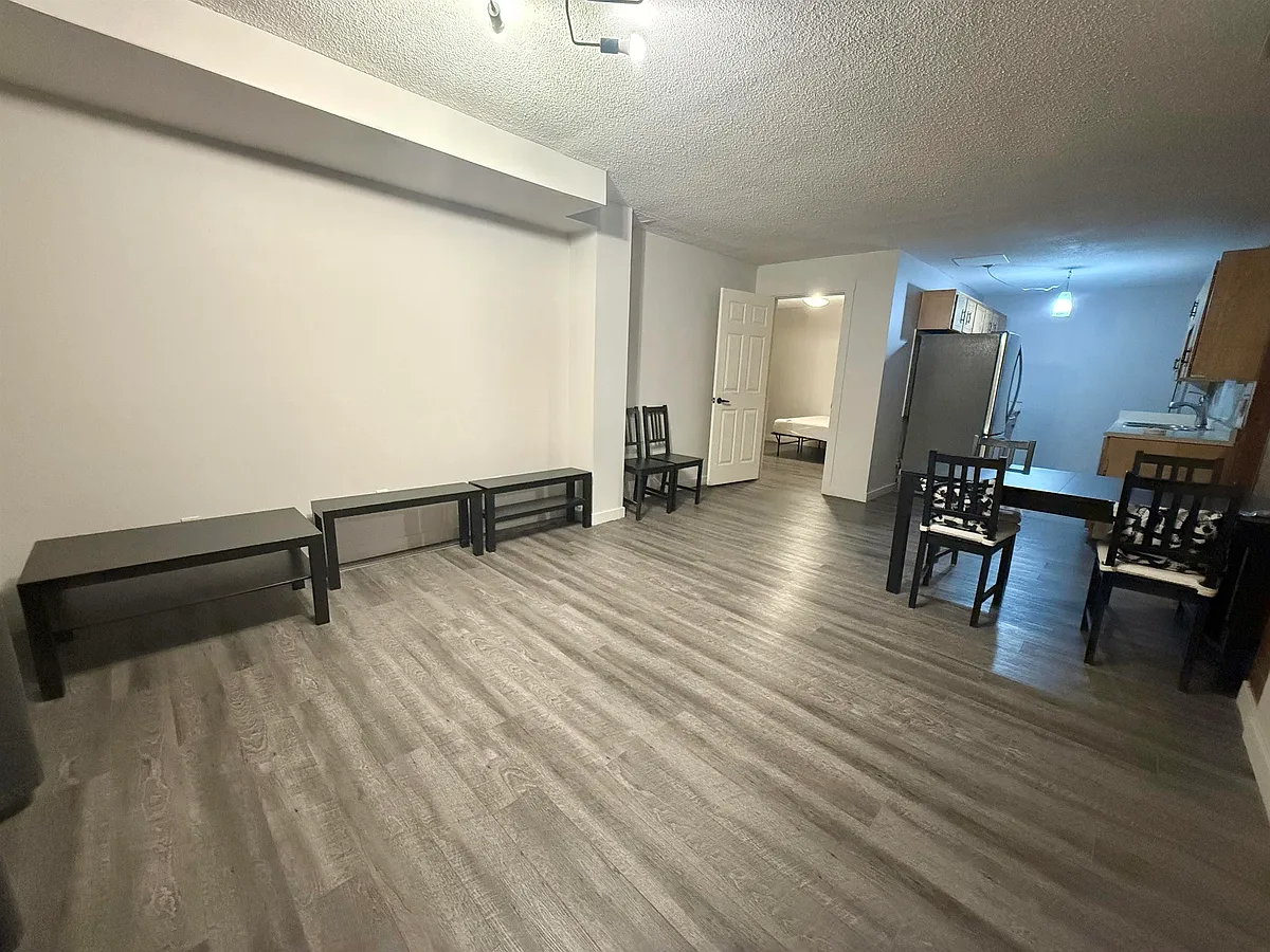 Building Photo - 2217 Hillside Ave #BASEMENT