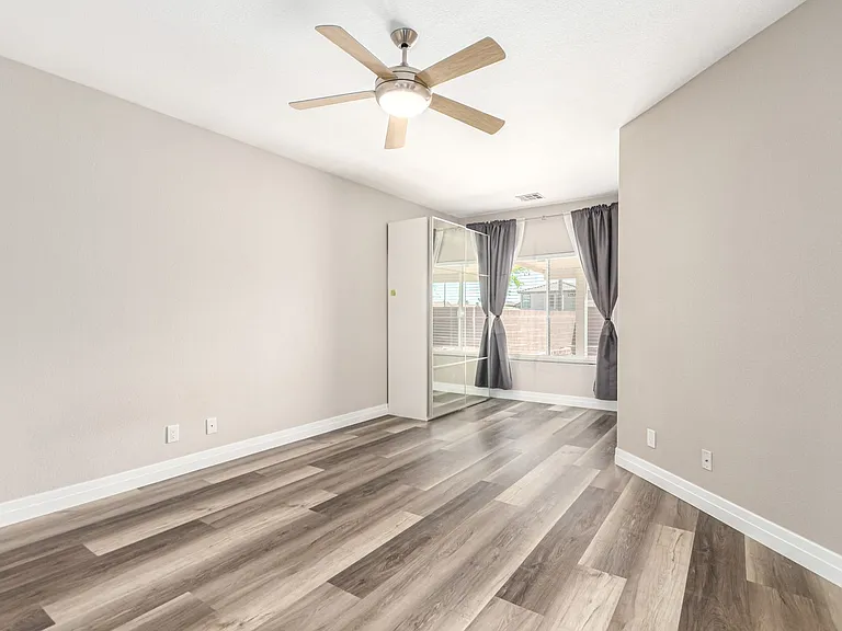 5856 Golden Wing St — Photo 16
