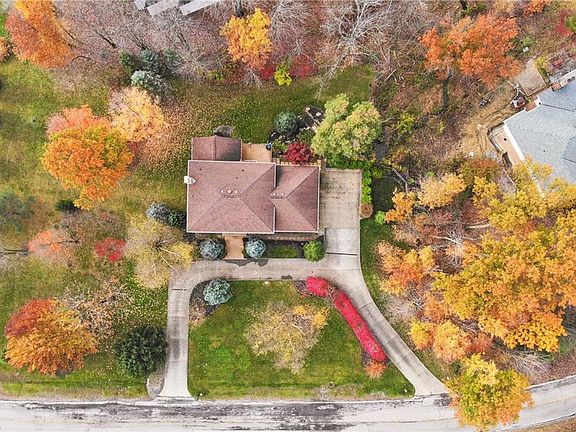 2nd image of 7680 Regency Dr