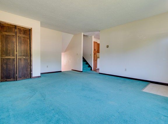 4th image of 359 Deepwood Ln