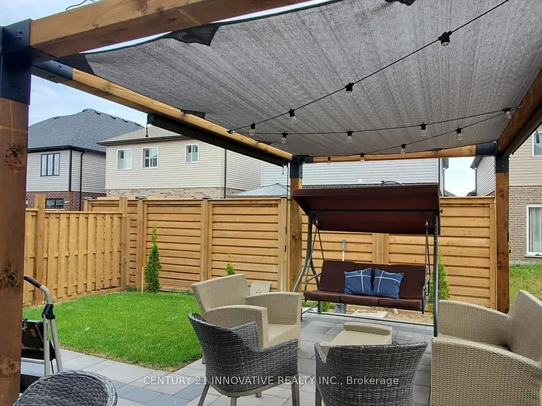 209 Sedgewood St N — Photo 13