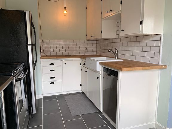 3rd image of 709 3rd Ave W #709