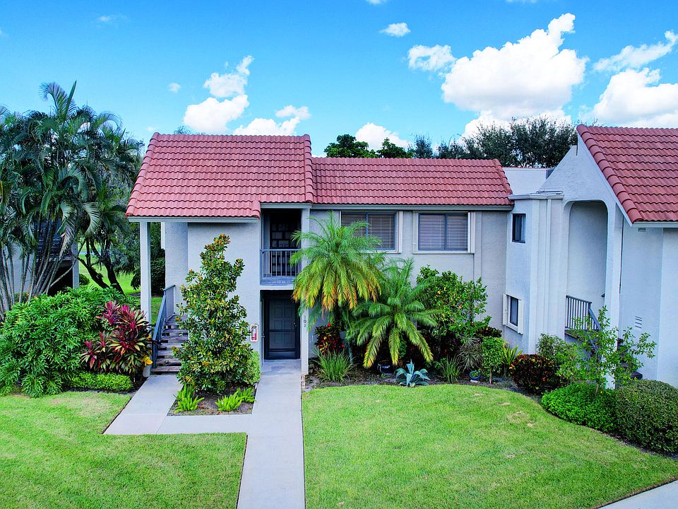 1st image of 5631 Fairway Park Drive #201
