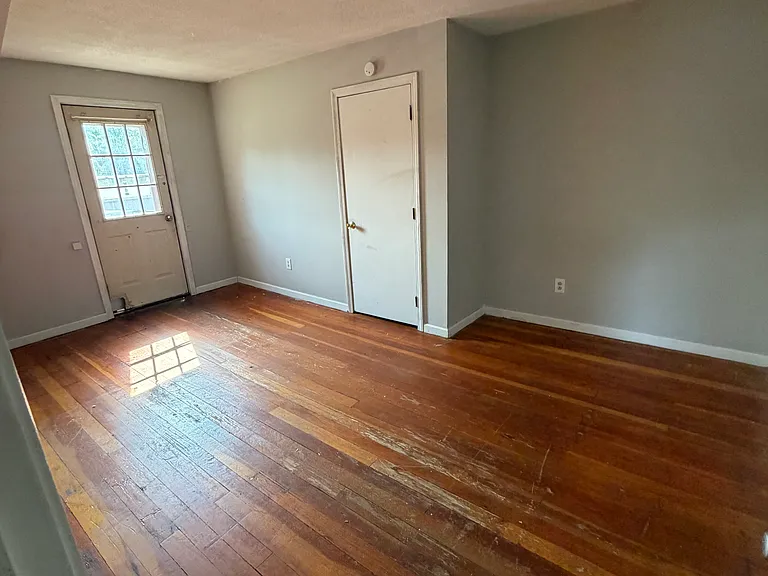 156 Main St #6 — Photo 8