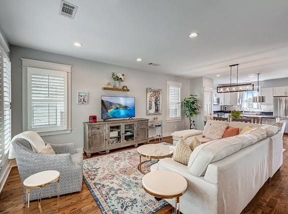 5th image of 705 Chesterfield Way