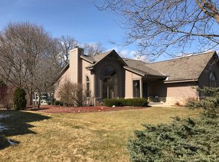 735 Rae Dr, Hartland, WI 53029