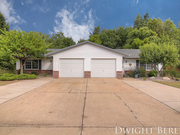 6705 North Dr — Photo 2