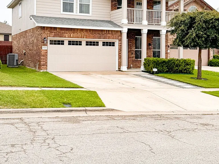 9503 Adeel Dr — Photo 2