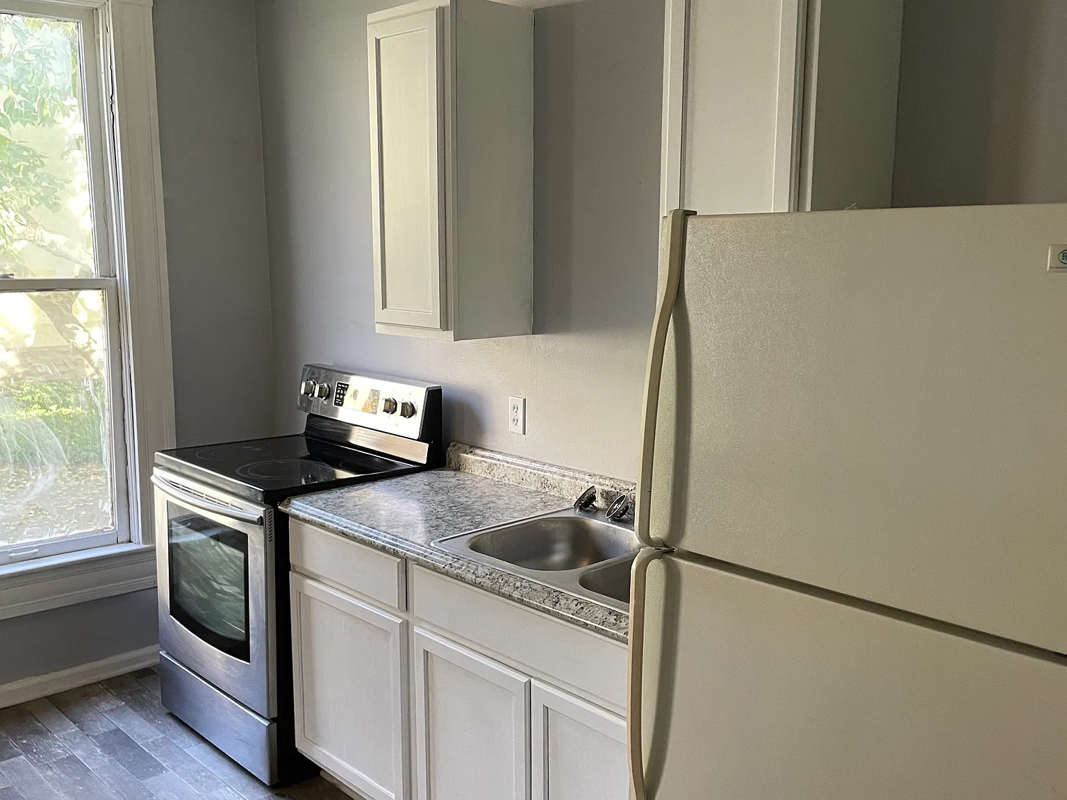 435 Moxahala Ave — Photo 4