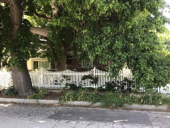 3rd image of 16451 Nordhoff St