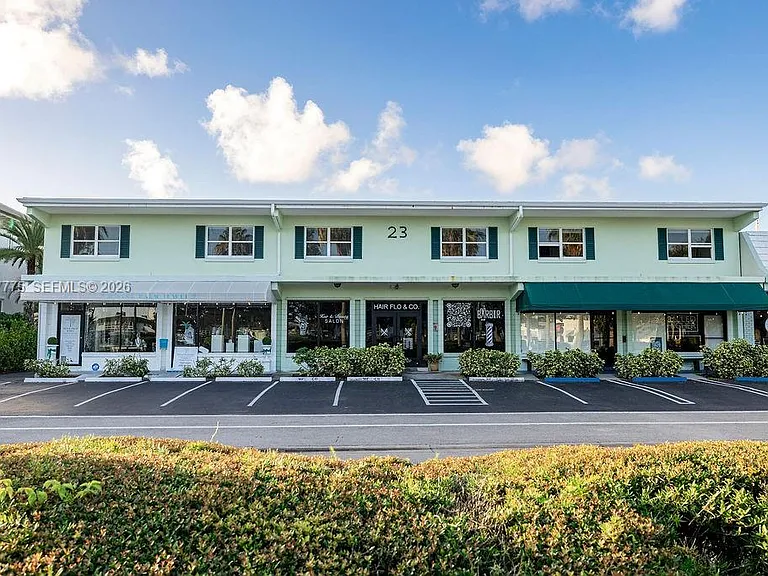 23 Royal Palm Point #B — Photo 4