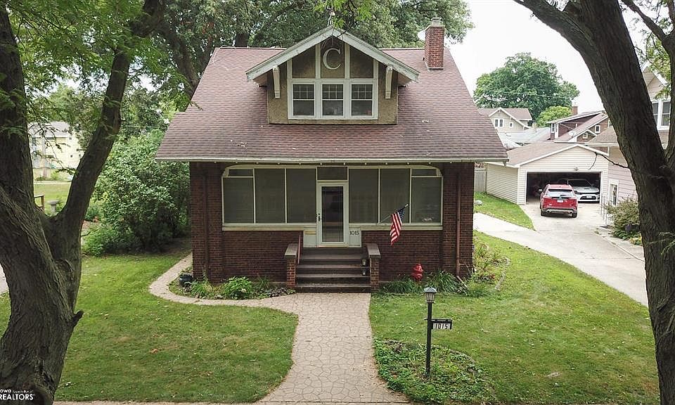 1015 Park Ave, Ackley, IA 50601 Zillow