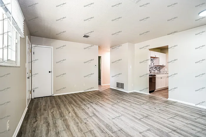 5203 Drivemere Rd — Photo 3