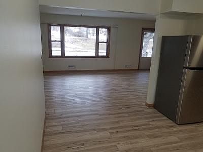 2nd image of 3523 Dupont St