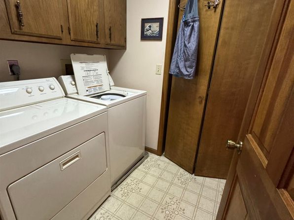 411 E Washington St APT 14, Culver, IN 46511