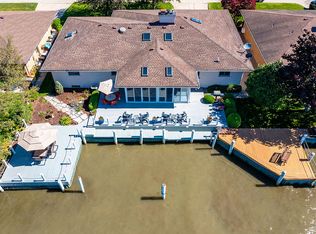 22618 Lakecrest St, Saint Clair Shores, MI 48081