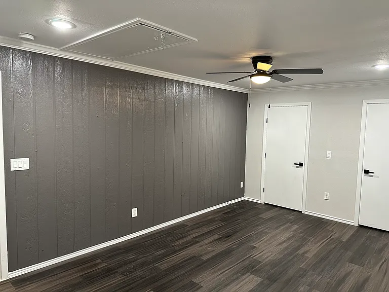 406 E Hunt St — Photo 14