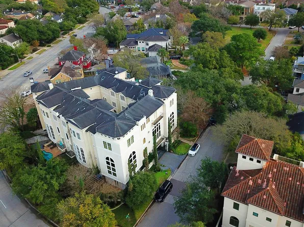 2090 Brentwood Dr, Houston, TX 77019