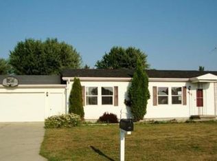 915 Delta Ct, Cleveland, WI 53015