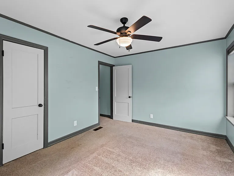 2228 W Wedington Dr — Photo 15
