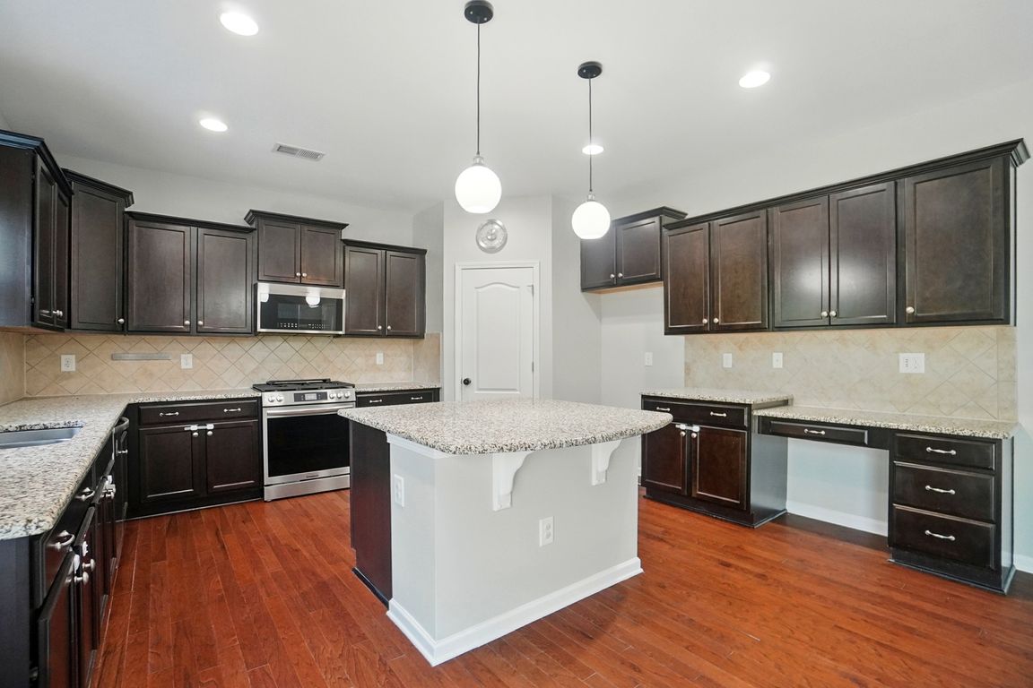 next background image