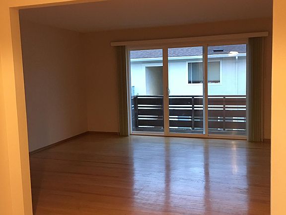 4th image of 683 Roble Ave APT 4