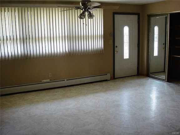 5th image of 24 Valley Dr